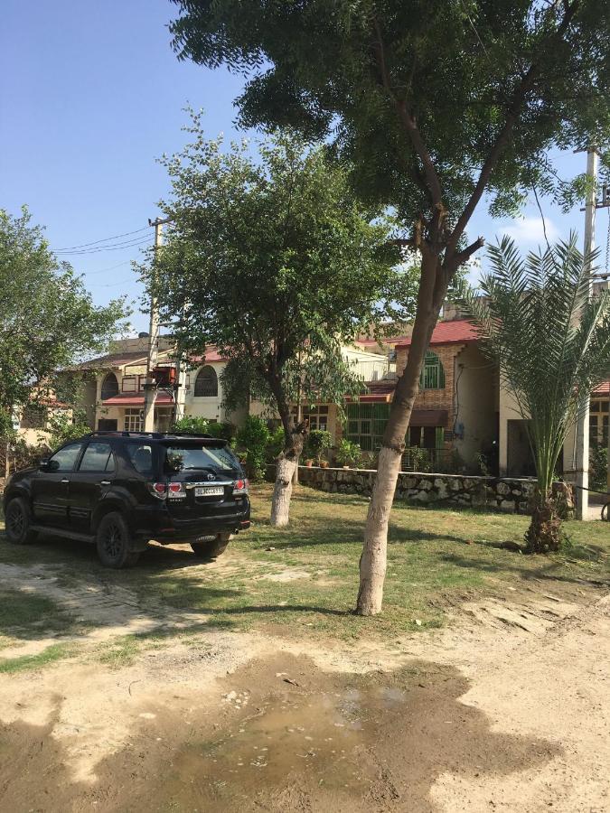 Mufis Homestay, Emerald Compound, New Palam Vihar-2 Gurgaon Esterno foto