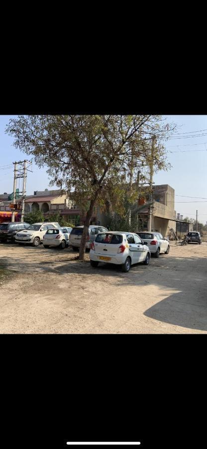 Mufis Homestay, Emerald Compound, New Palam Vihar-2 Gurgaon Esterno foto